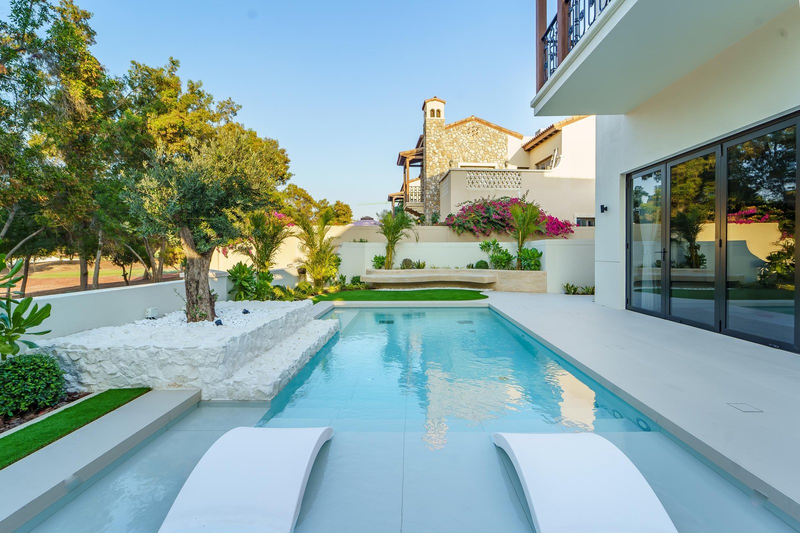 Custom Outdoor Lighting UAE